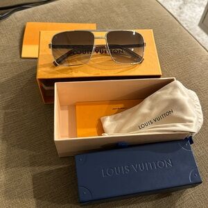 Louis Vuitton attitude sunglasses